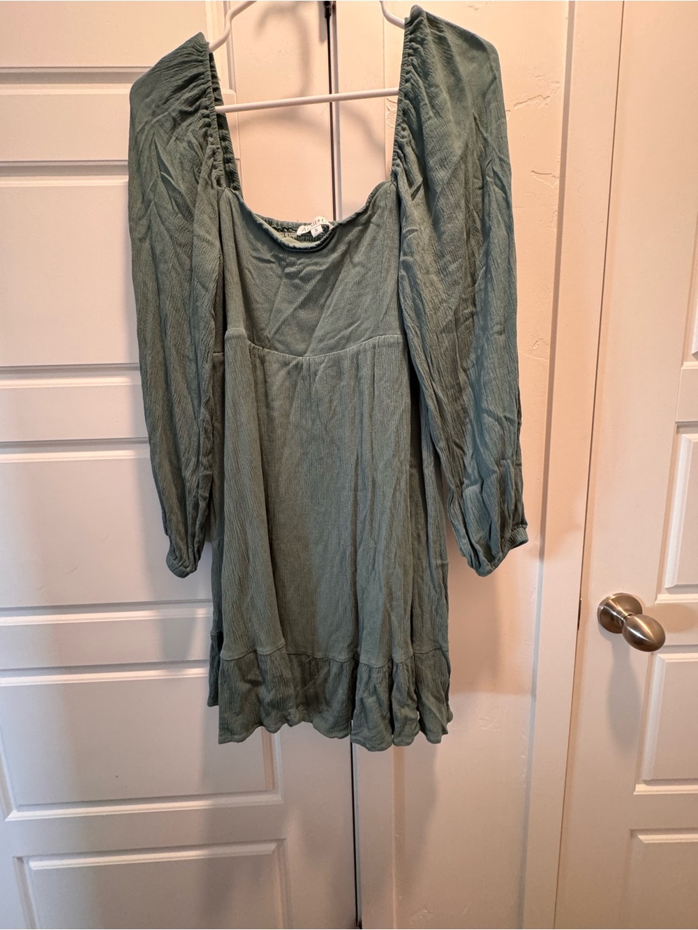 Women's Long Sleeve Sage Green Square Neck Dress
